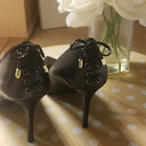 Levity black snakeskin and leather pump - Picture 2 of 7